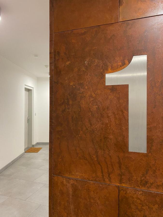 Lia Apartman - Private Parking Bratislava Eksteriør billede