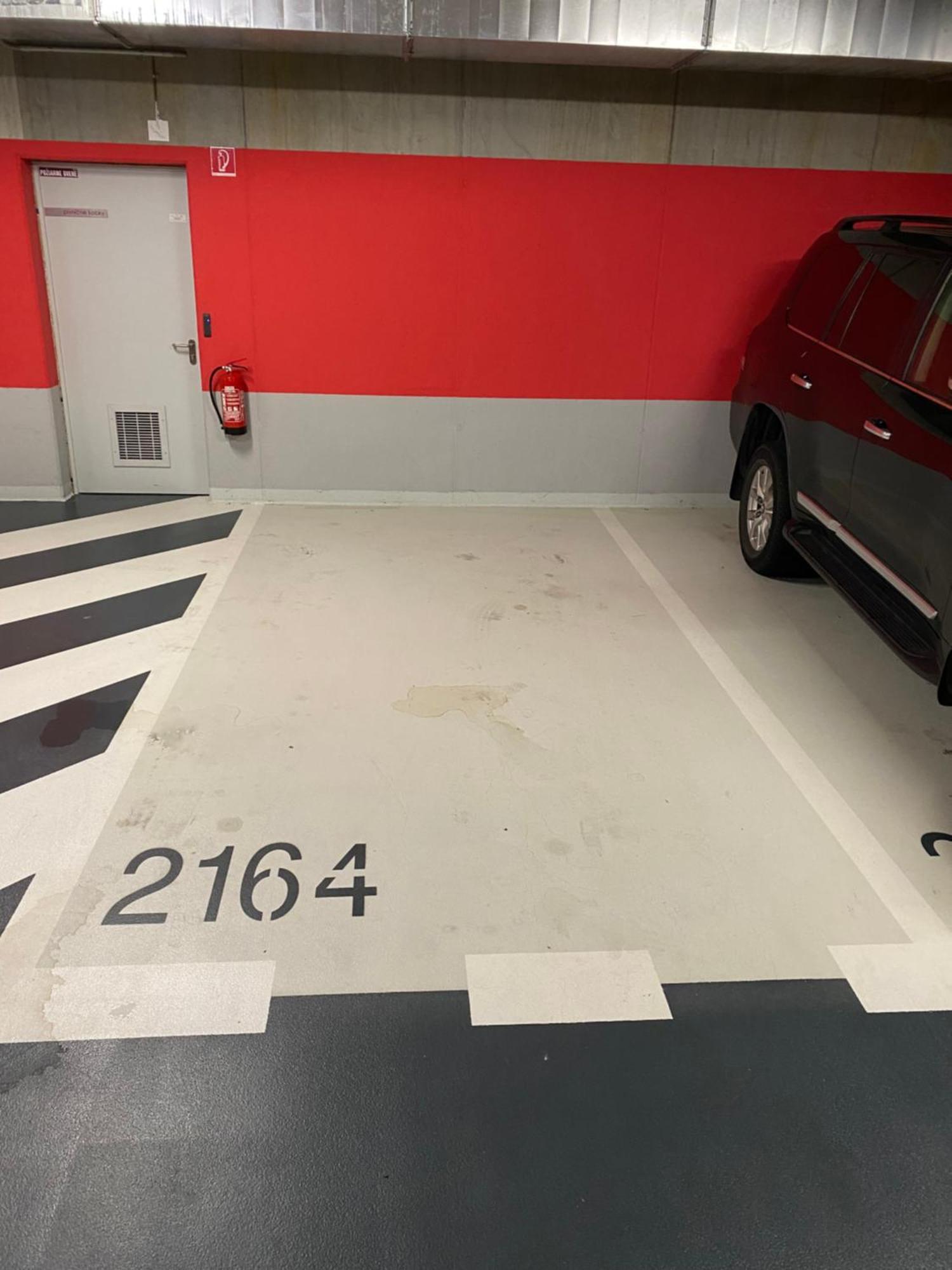 Lia Apartman - Private Parking Bratislava Eksteriør billede